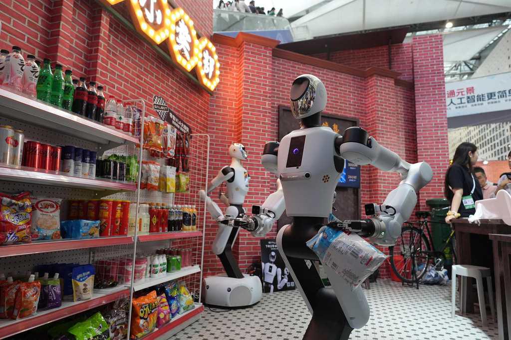 International award winners among Shanghai audience for World AI Conference.jpeg