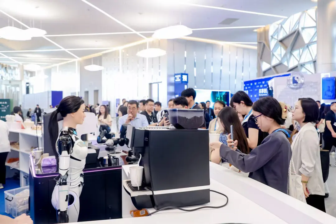 Pujiang Innovation Forum opens windows into future industries -3.webp.png