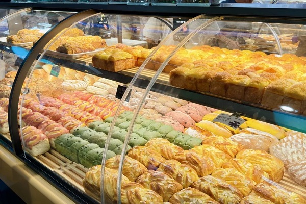 Hit bakery brand debuts in Jing'an district