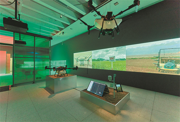 Artist portrays a changing vista3.jpeg Artist portrays a changing vista3.jpeg