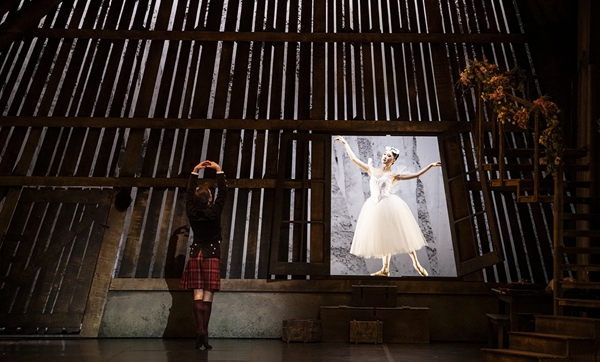 Scenes of La Sylphide3.jpg Scenes of La Sylphide3.jpg