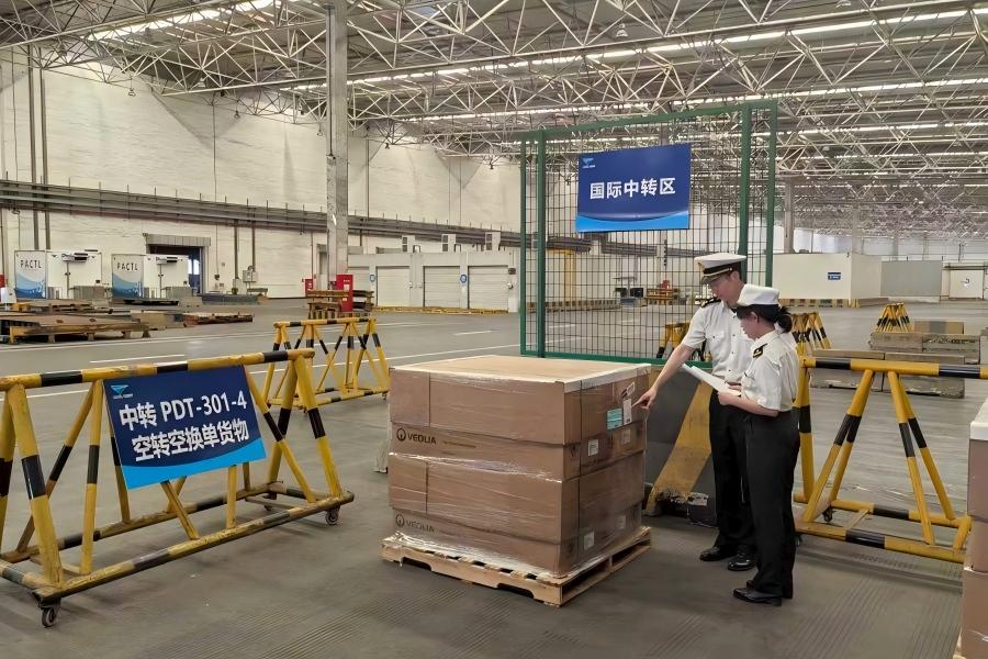 Pudong airport sets record with breakthrough transit model