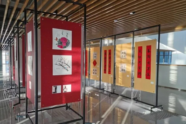 Calligraphy and painting works are displayed at the College of International Education._副本.jpg