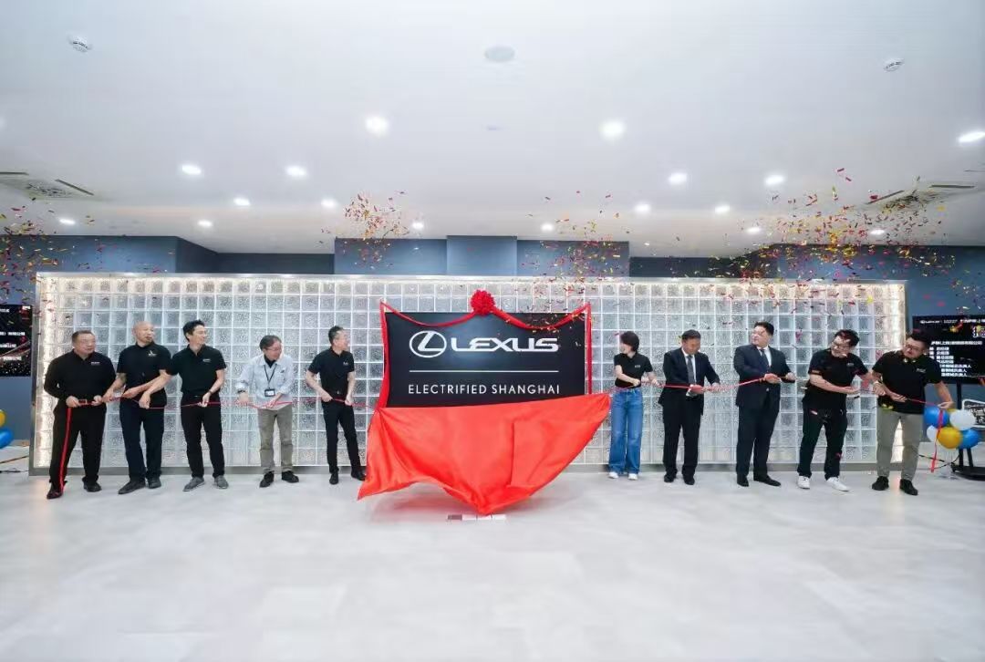 Jinshan celebrates milestone with Syngenta lab and Lexus office launches