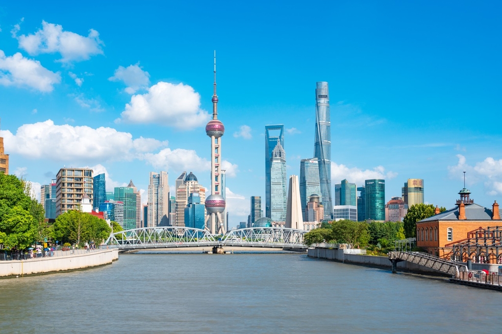 Shanghai highlights development priorities during deliberation of Government Work Report