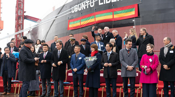 Huge duel-fuel-powered bulk carrier finished construction in China