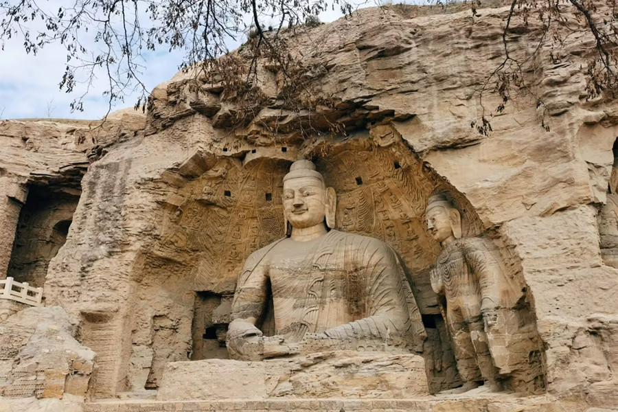 Shanghai hosts Yungang Grottoes art exhibition