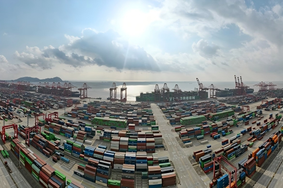 Blockchain-based network facilitates 1t yuan in shipping and trade 
