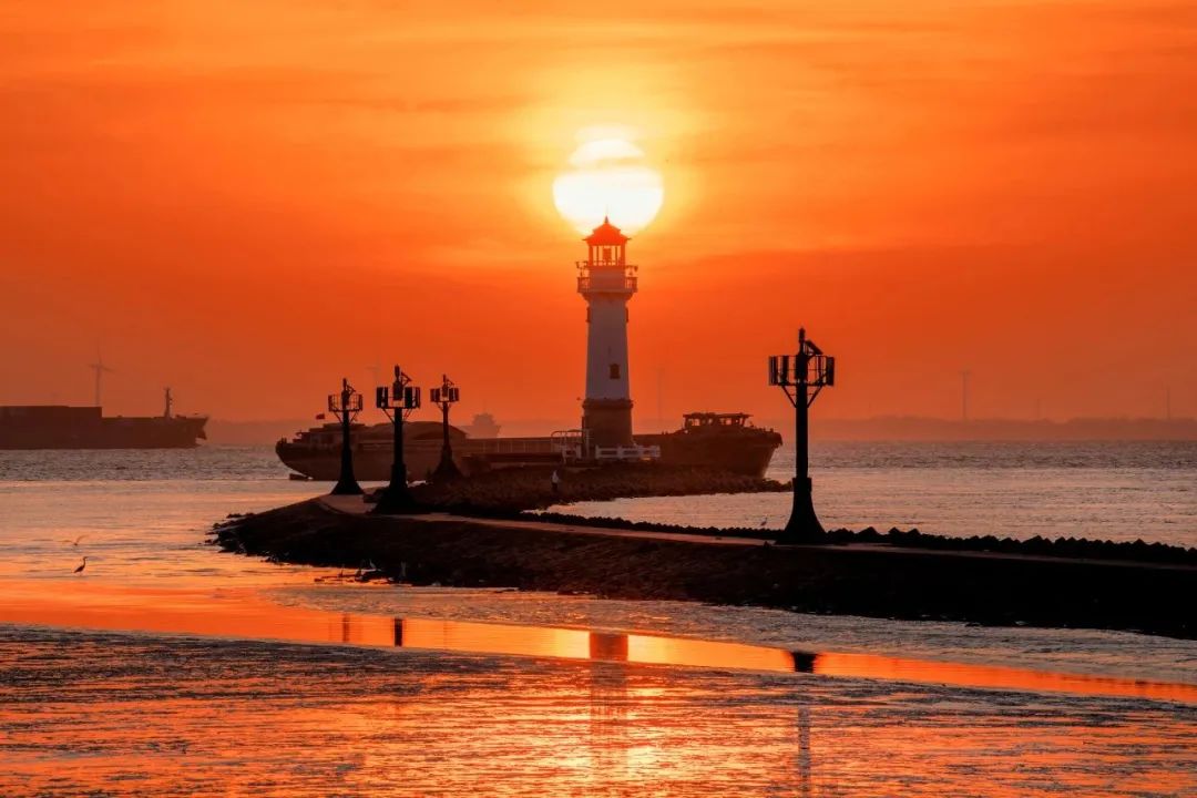 Sunrise Square: Shanghai's ultimate spot for sunrise views