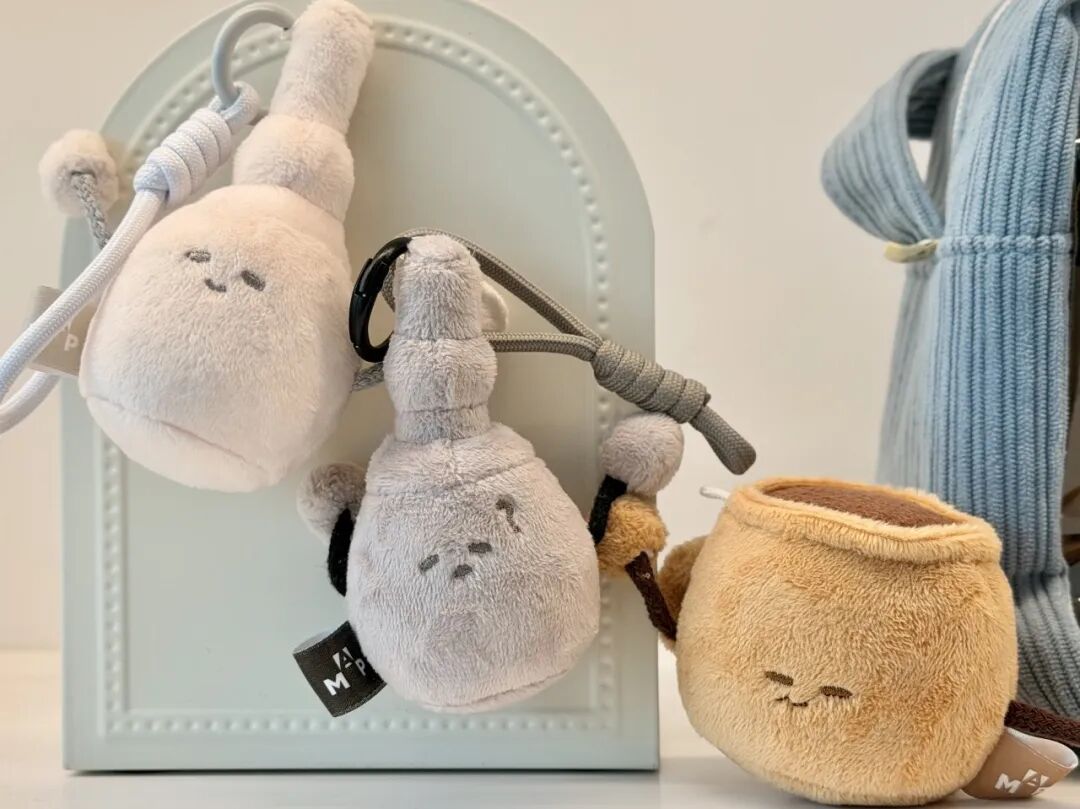 Bottle-shaped plush keychain.jpg