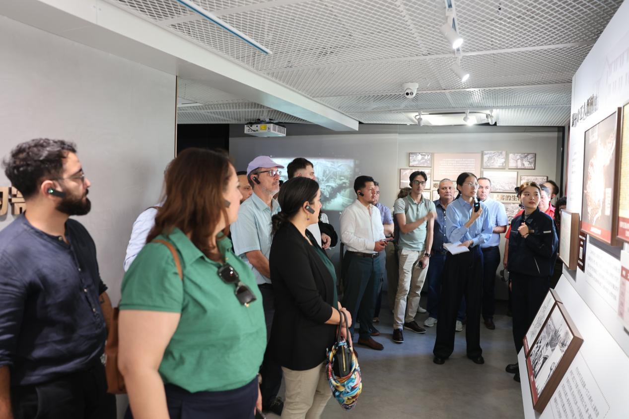 Latin American Delegates Impressed by Shanghai's Urban Renewal