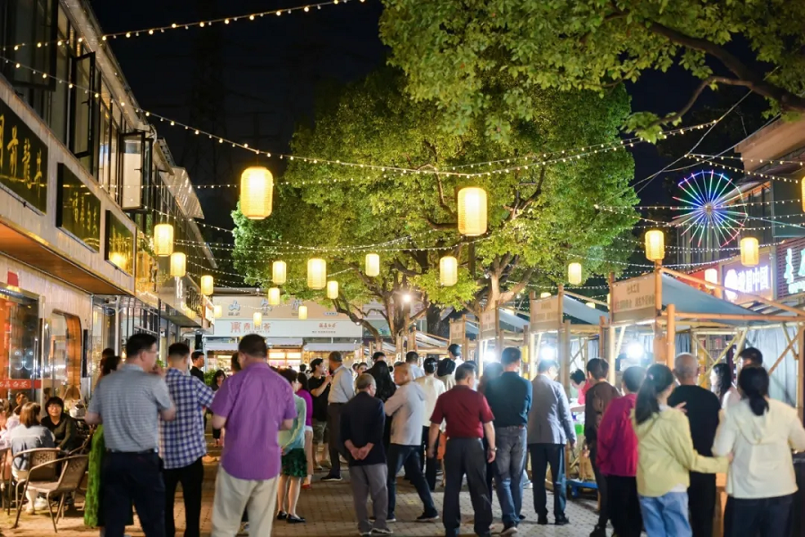 Jinqiao tea festival draws folks with tasting, shopping