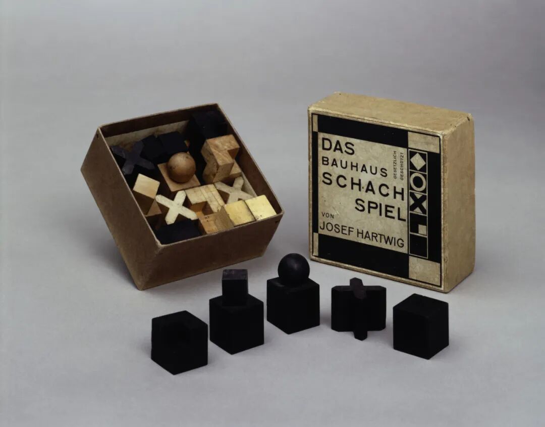 The famous Bauhaus chess set crafted by Josef Hartwig.jpg