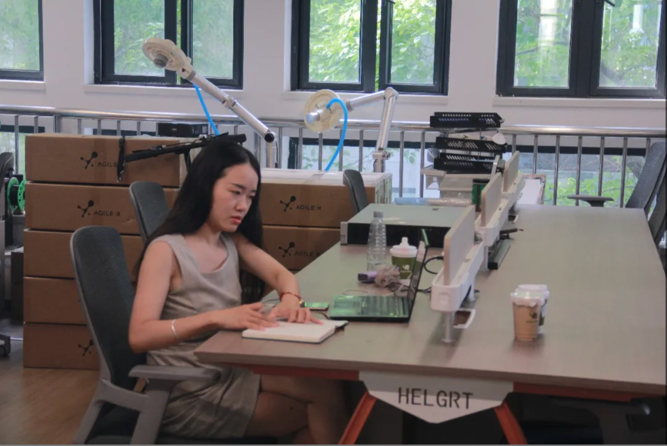 AI-powered one-person companies take off in Jiading