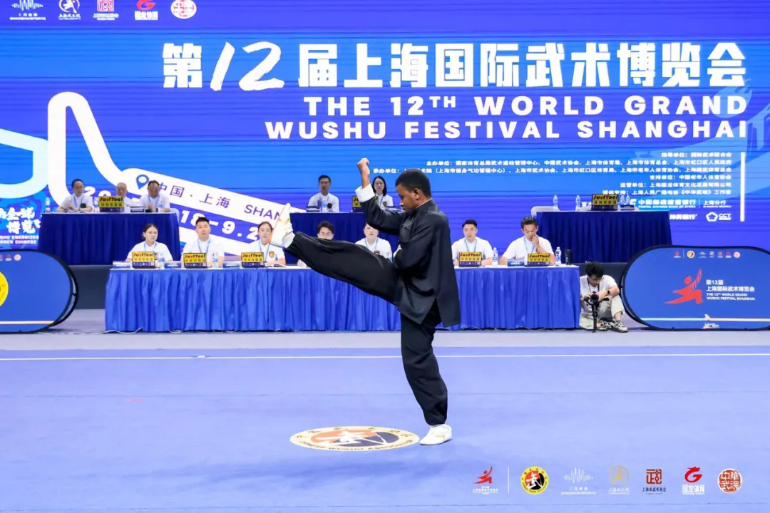 Fudan international students excel at wushu festival-3.png