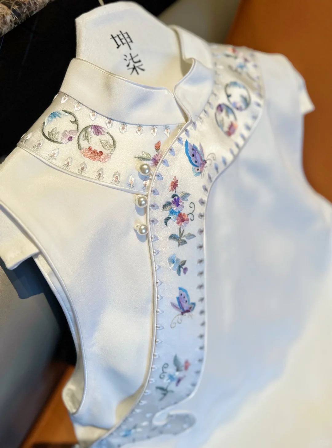 在上海可定制的新中式服装品牌｜够专业_7_坤柒新中式主理人_来自小红书网页版.jpg