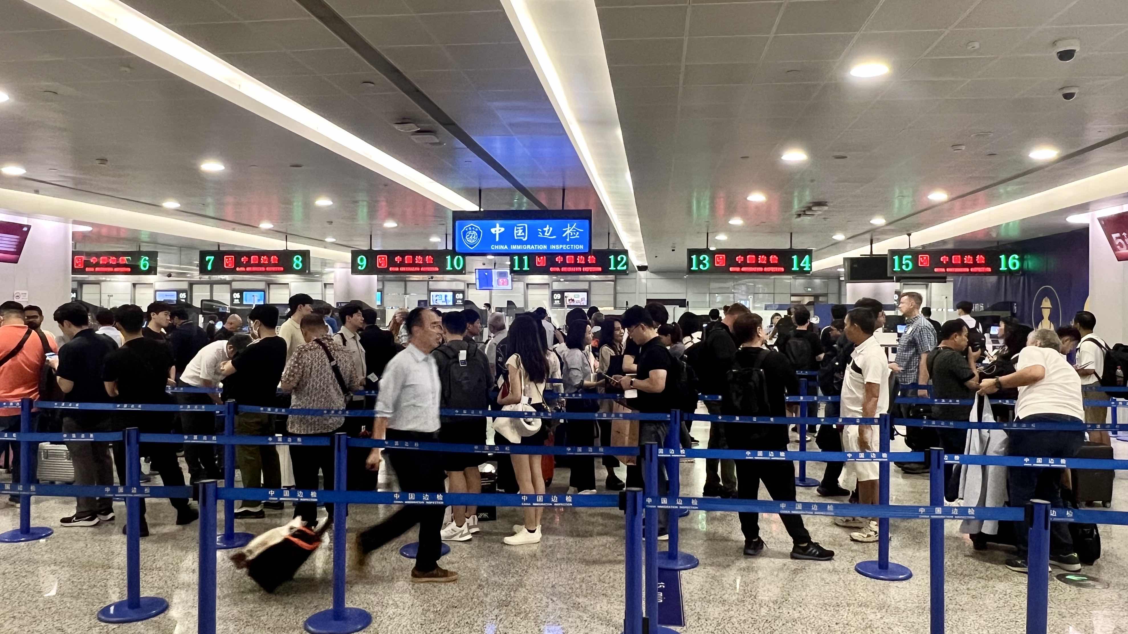 Shanghai braces for high Mid-Autumn Festival passenger influx