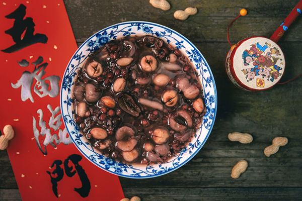 过了腊八就是年 Laba porridge sweetens Chinese New Year Festivities