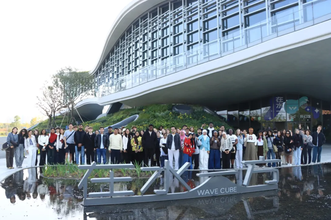 International students explore Shanghai