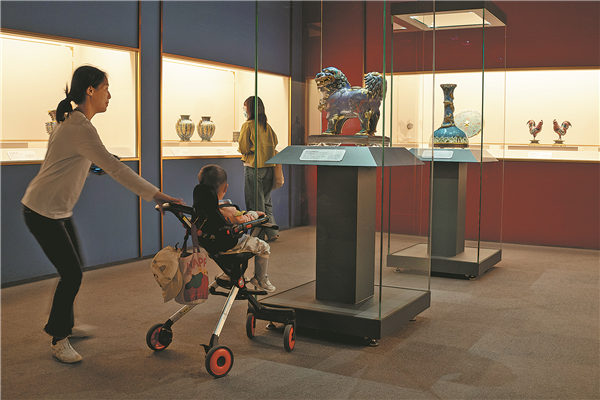 Museum shines spotlight on cloisonne.jpeg Museum shines spotlight on cloisonne.jpeg