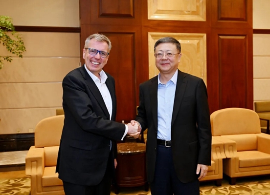 Chen Jining met with Holger Klein.jpg Chen Jining met with Holger Klein.jpg