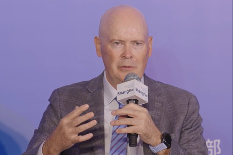 CIIE bustling with crowds