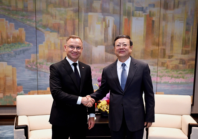 June 25 – Shanghai Party Secretary Chen Jining met with Polish President Andrzej Duda. .jpg