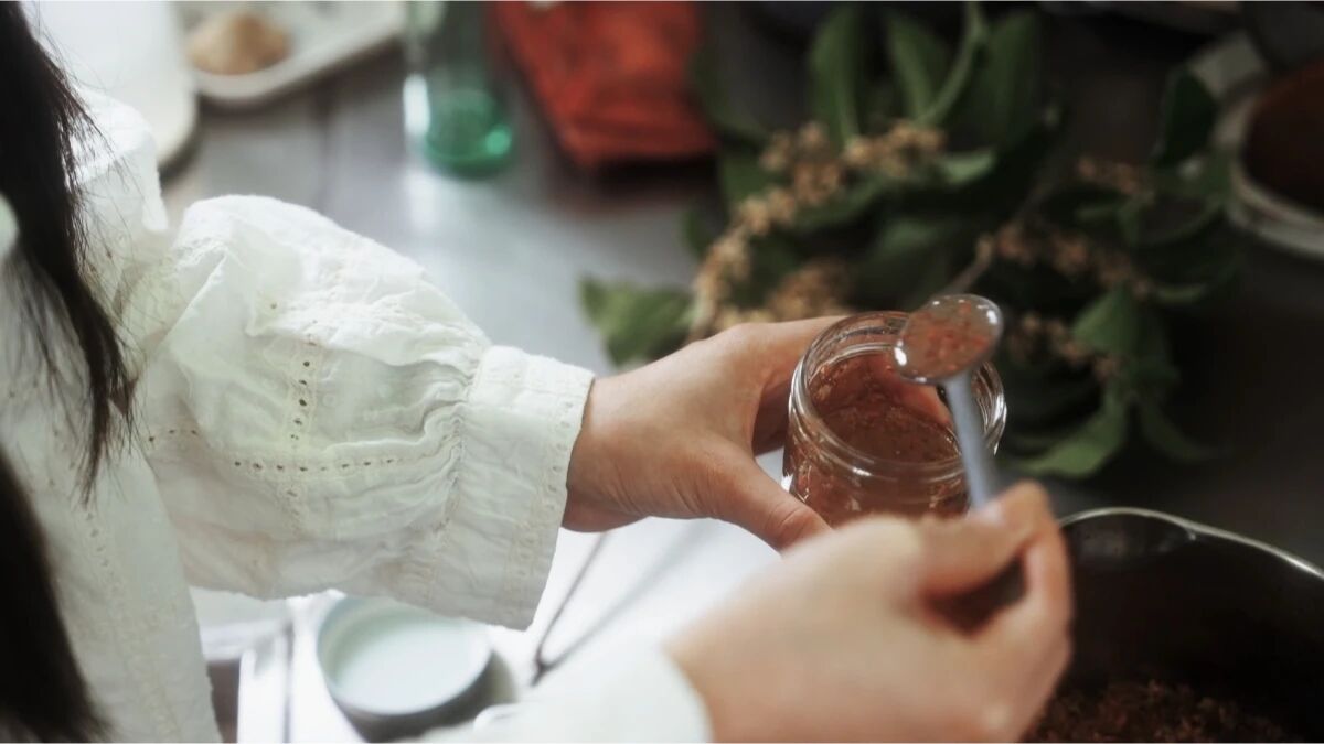 The specially crafted osmanthus syrup boasts a rich amber hue.jpg