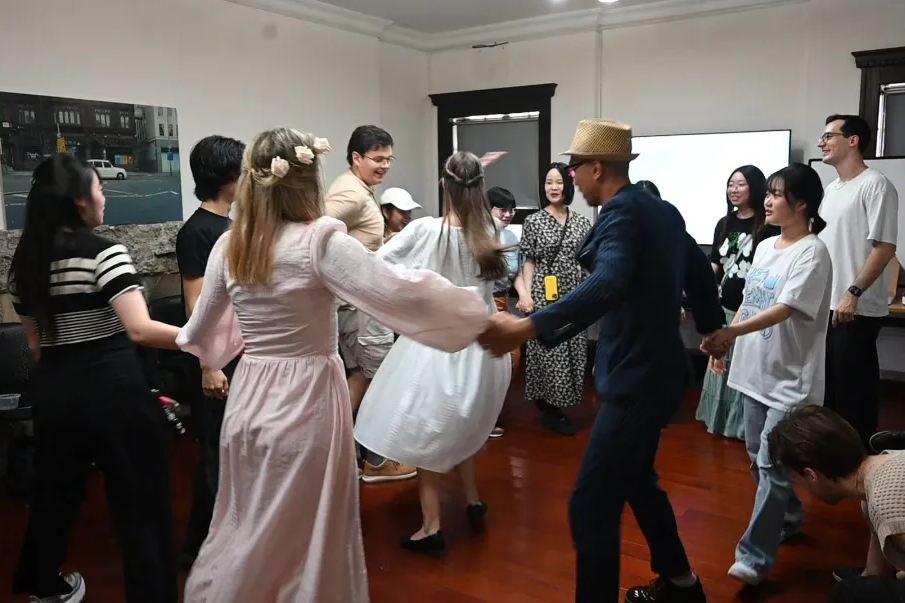 International students embark on artistic journey at Shanghai Theatre Academy