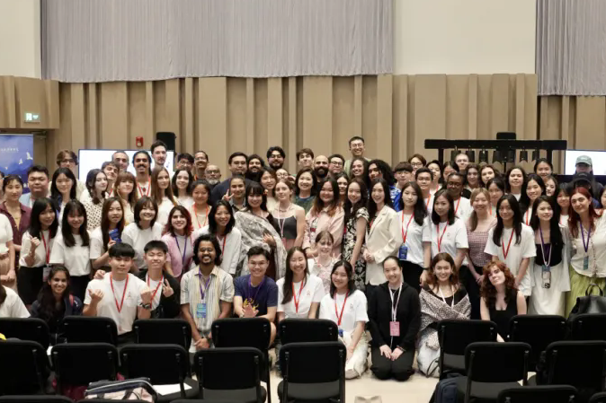 International students embrace Chinese musical culture