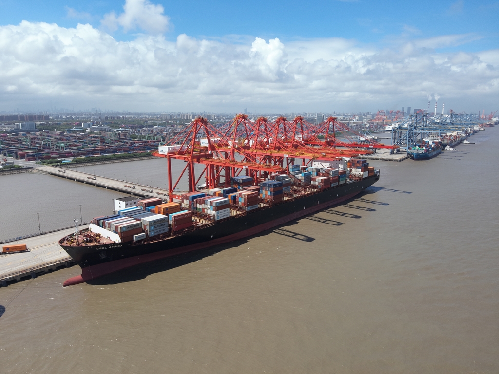 Shanghai targets major global hub for consumption, trade by 2030