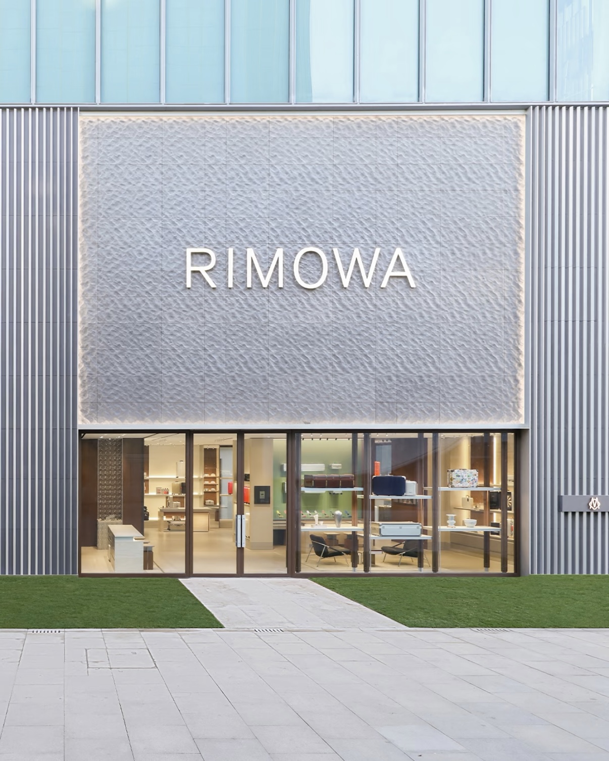 Rimowa.jpg