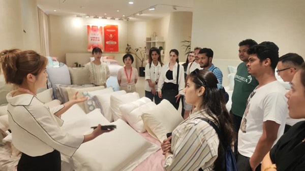 Donghua3.jpg Donghua3.jpg