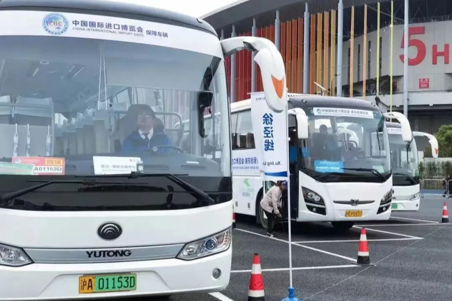 Customized hotel shuttle bus guide