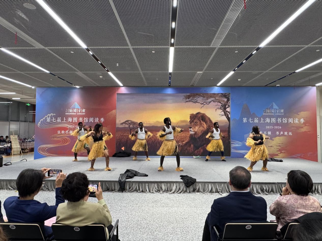 Shanghai celebrates Spring Festival with intl students-2.png