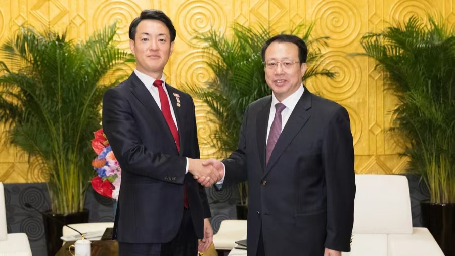 Shanghai Mayor Gong Zheng (right) meets with Osaka Mayor Hideyuki Yokoyama on Dec 4.jpg