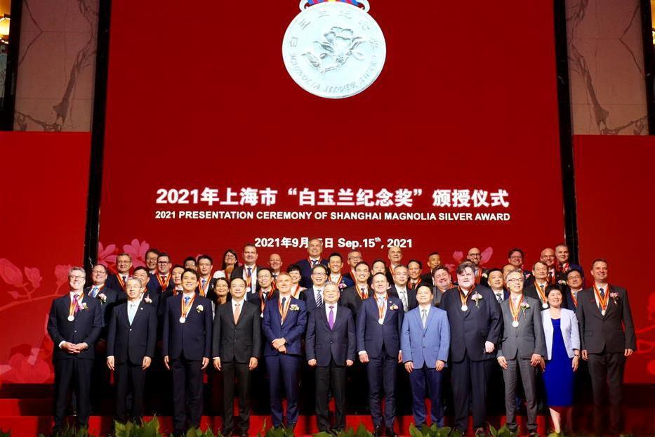 50 expats honored with Magnolia Silver Award for 2021