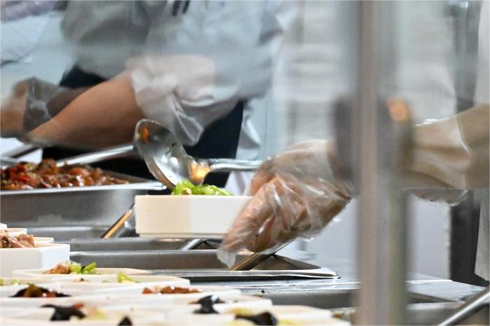 Shanghai's 'Clear Your Plate' campaign cuts food waste by half