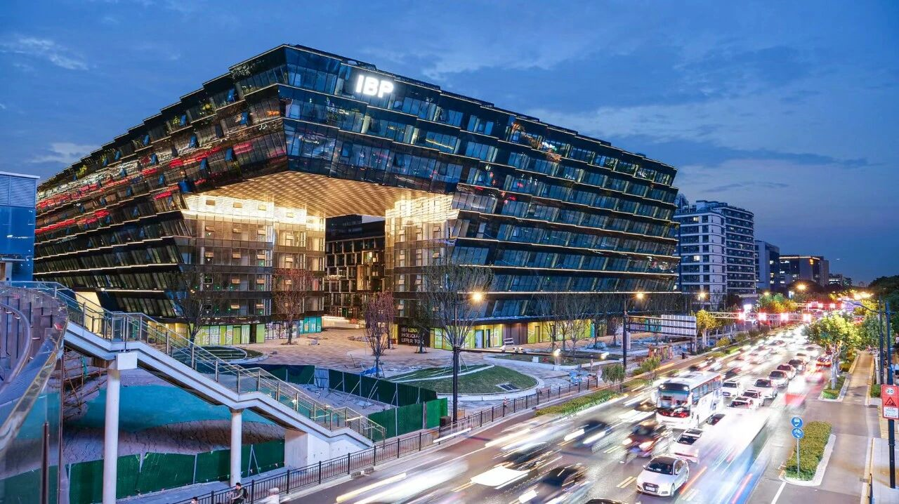 The IBP Hongqiao Shangcheng building 1.png