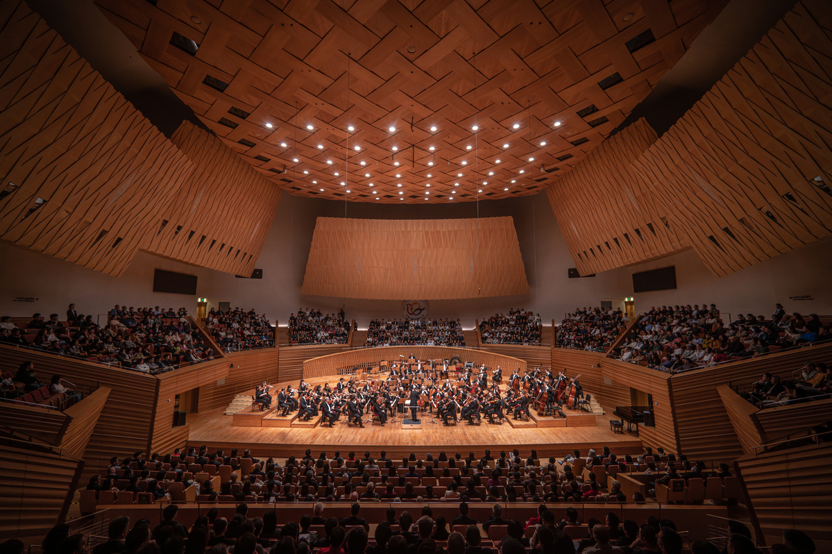 The Munich Philharmonic Orchestra plays the closing concert for the 23rd China Shanghai International Arts Festival at Shanghai Symphony Hall on Nov 17..jpeg