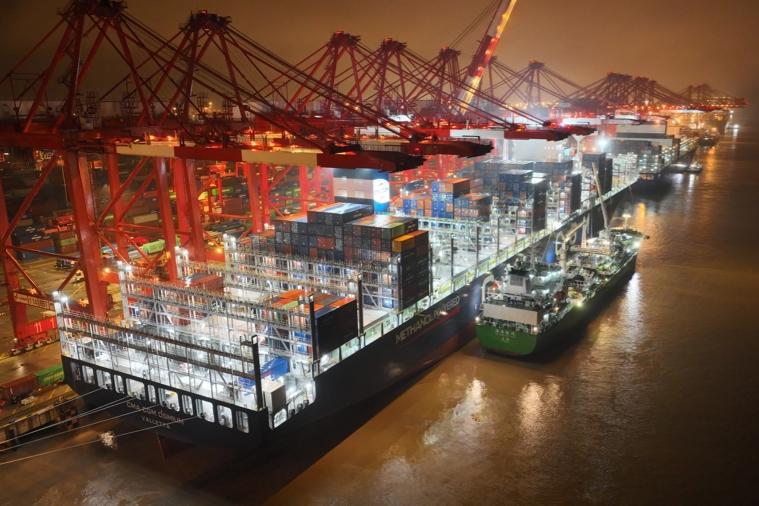 Shanghai Port sets national record with green methanol bunkering