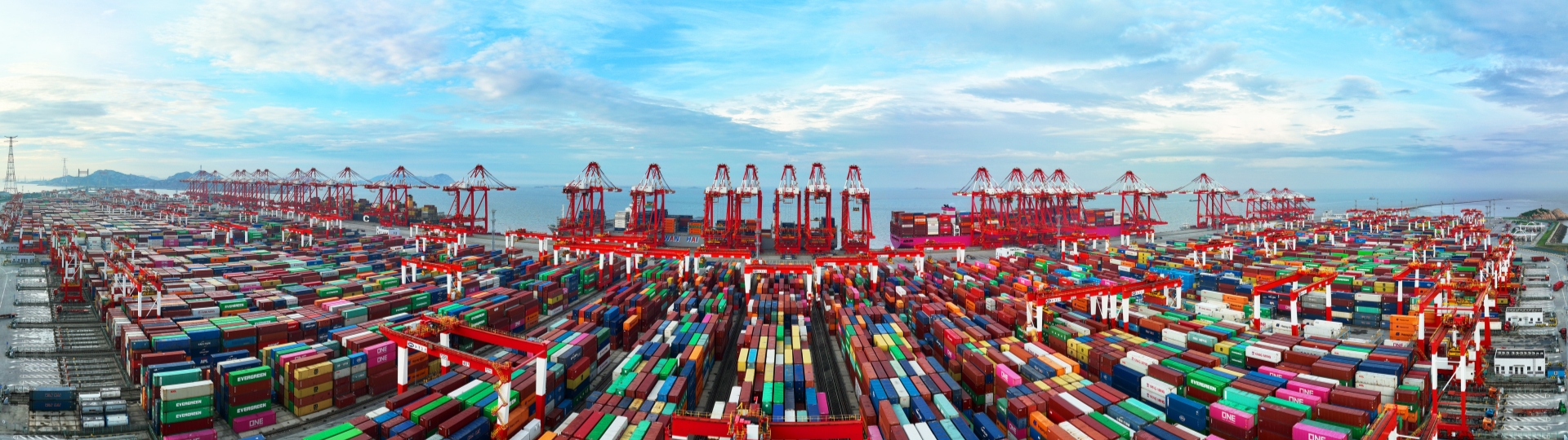 Shanghai's foreign trade hits record high