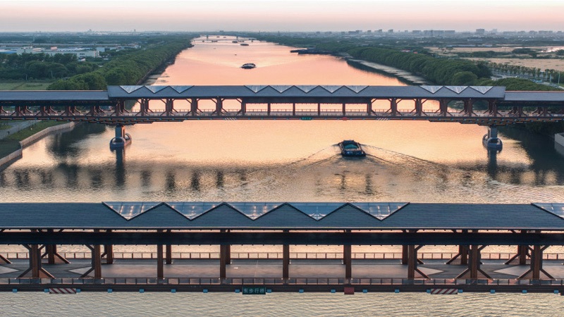 Watertown Parlor, a Jiangnan-style landmark which spans Shanghai and the provinces of Jiangsu, Zhejiang, and Anhui, features traditional roofs and&nbsp;tranquil&nbsp;waterways. Photo Shanghai Observer.jpeg