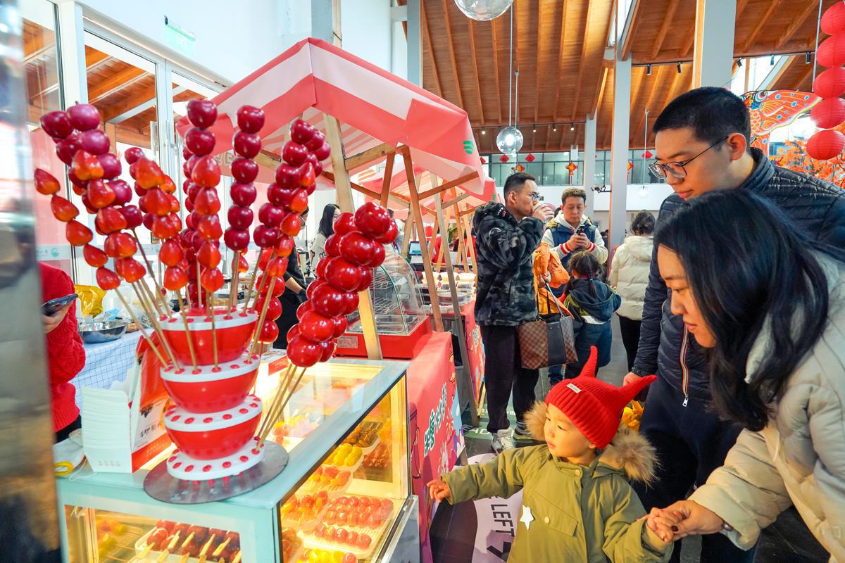 Shanghai opens flower market over new year celebration6.jpeg