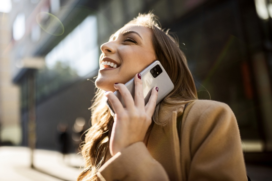 How to make a phone call in Chinese