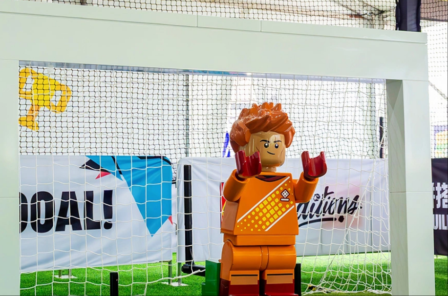 Lego goalkeeper.png
