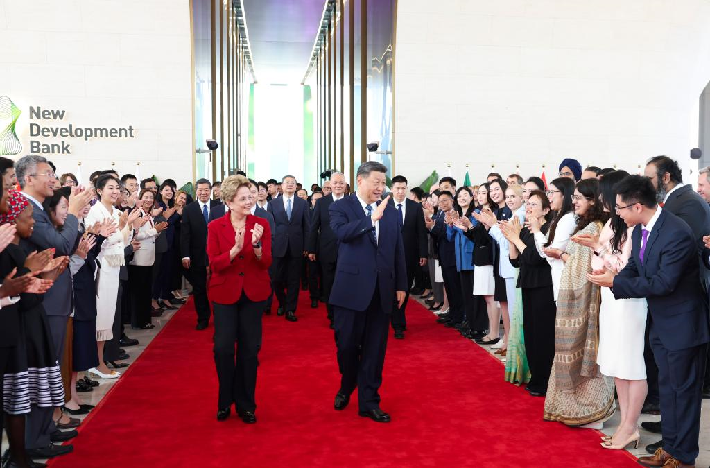 Xi visits New Development Bank 2.png