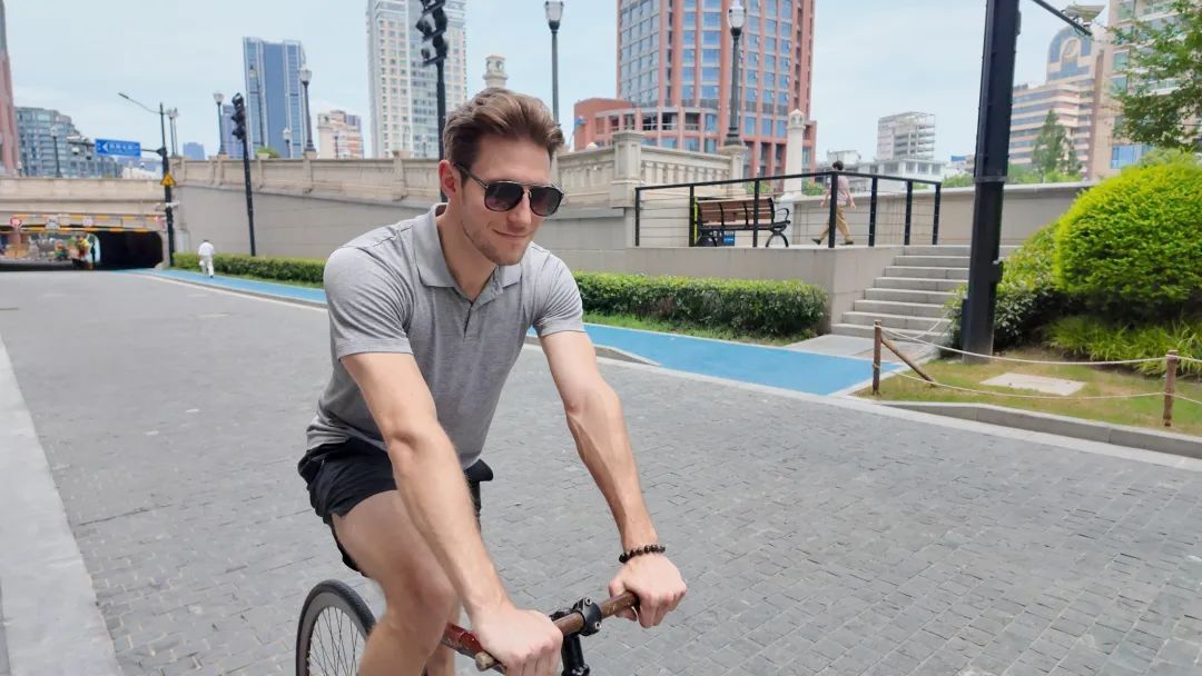 German battery expert finds green harmony in Jing