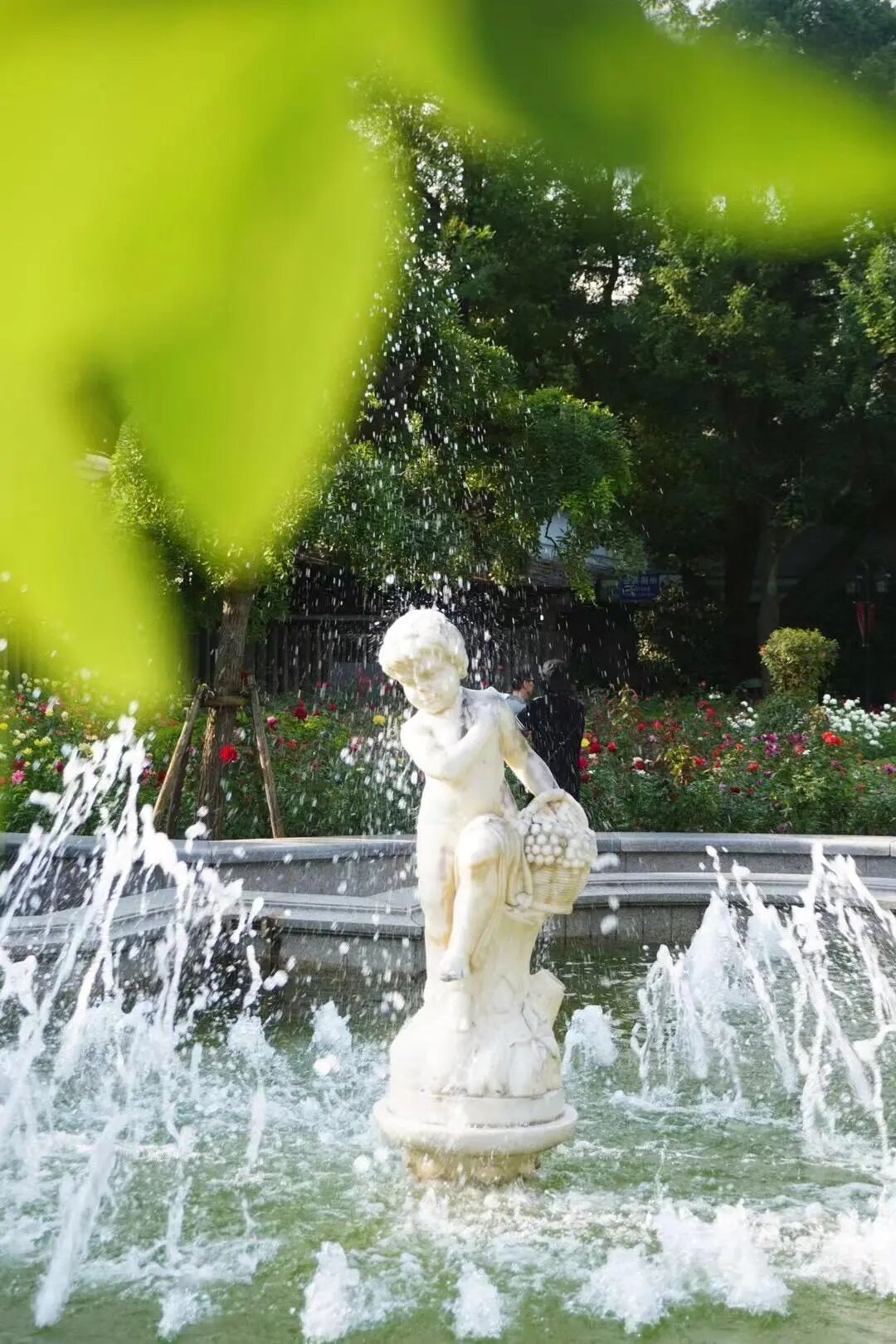 A French-style sculpture within Fuxing Park.jpg