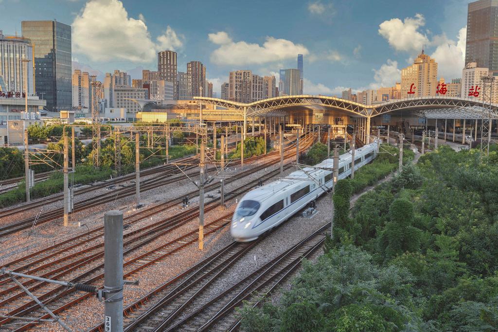 Shanghai releases report on transportation development